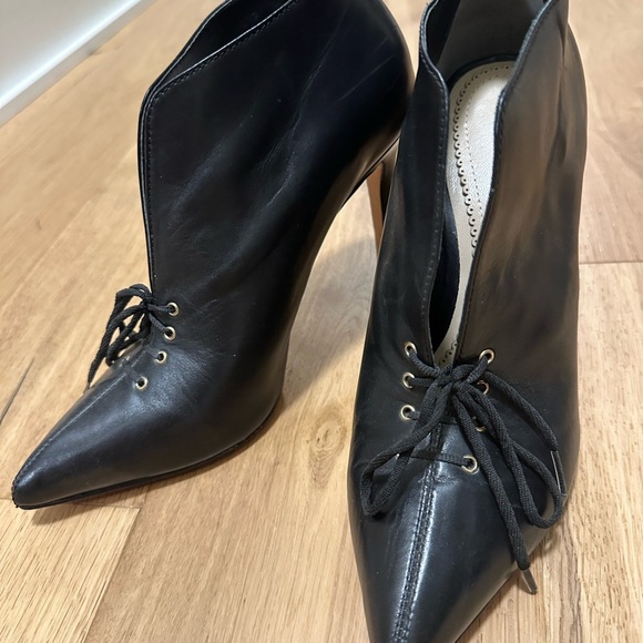 Elegant Black Women's Shoe - Picture 4 of 7